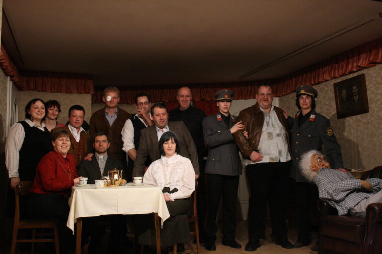 Arsen und Spitzenhäubchen (2009)